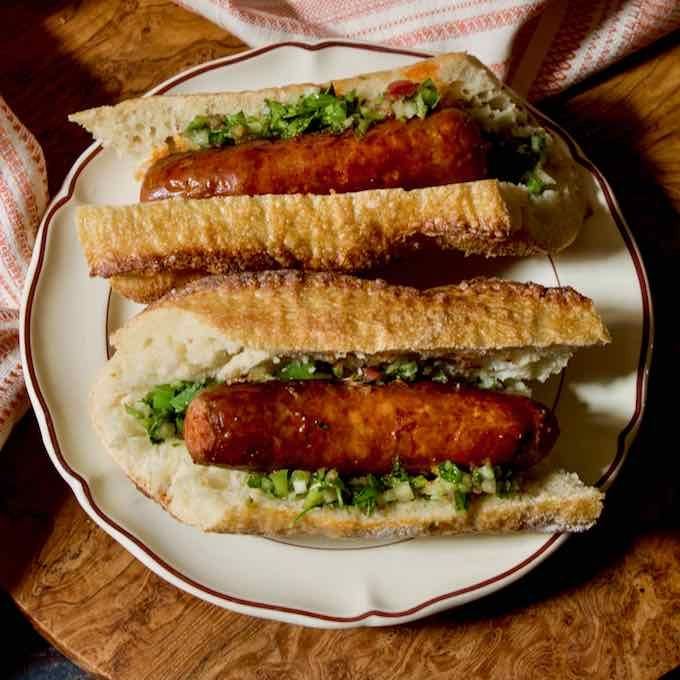 Choripán con chimichurri